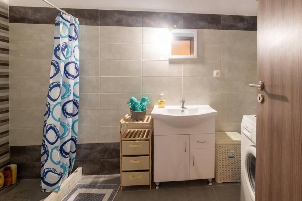 Bright Newly Renovated Apt Near Beach & Center+Ac Anemomylos Buitenkant foto